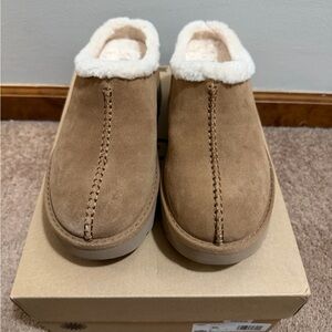 UGG Women's New Heights Cozy Clogs